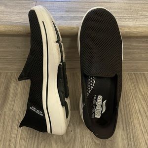 Skechers Slip-ins: GO WALK Arch Fit - Hands Free size 7.5 Women’s